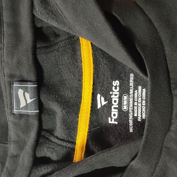 Woman's Fanatics Pittsburgh Penguins Hoodie - Picture 6 of 7